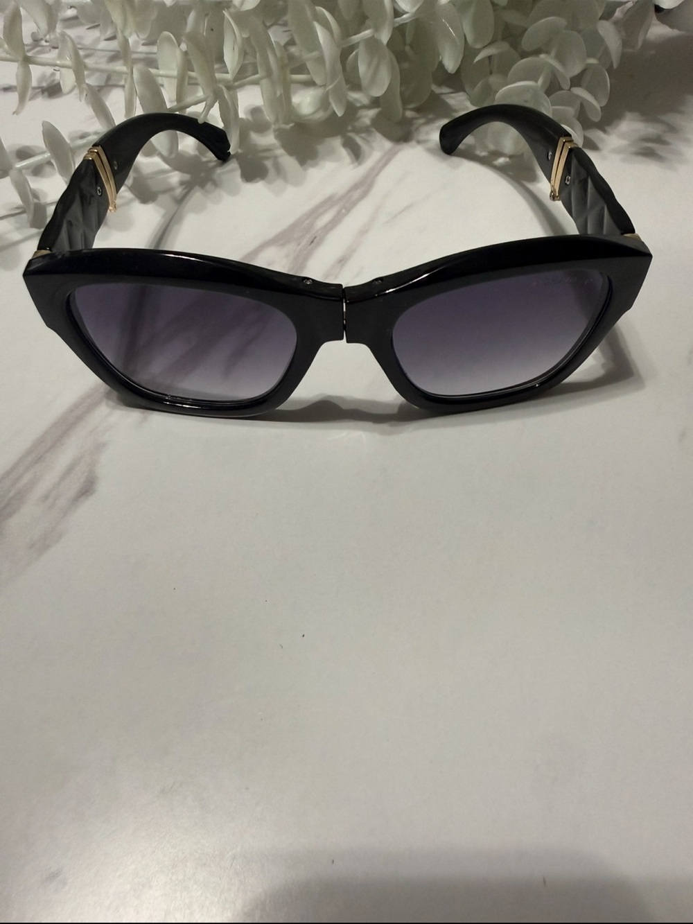 Women's Black Sunglasses with Gradient Lenses